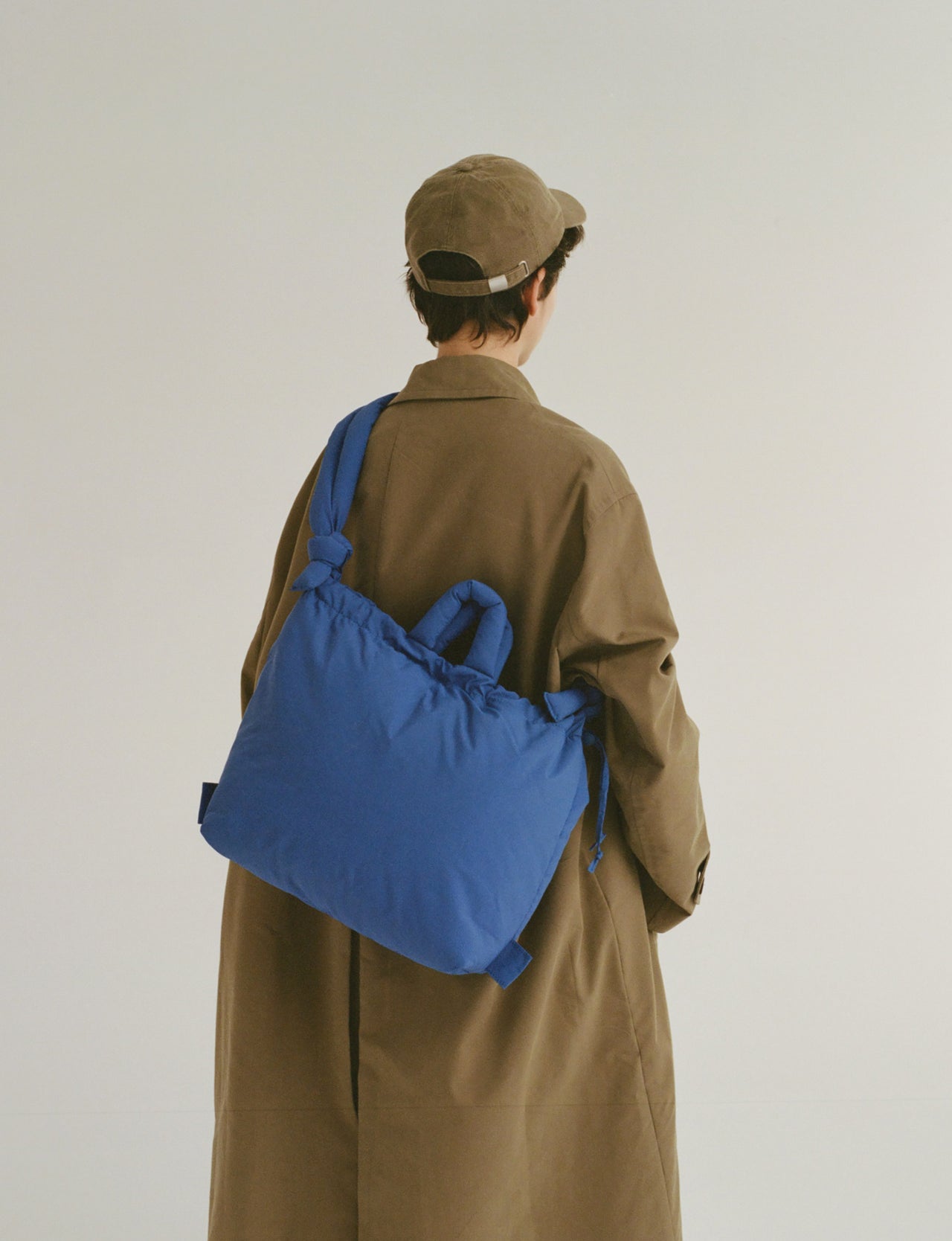 32×42x14cm19LOlend バッグ Ona Soft Bag ブラック　ショルダーバッグ